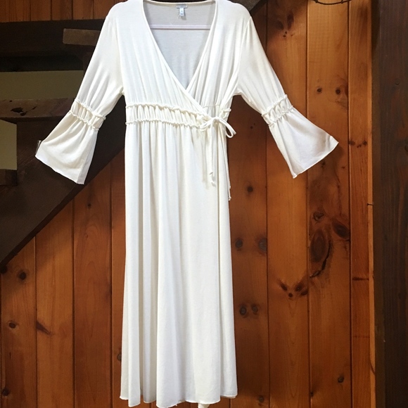Tart Intimates Other - Ivory Princess Robe by Tart Intimates - Size M
